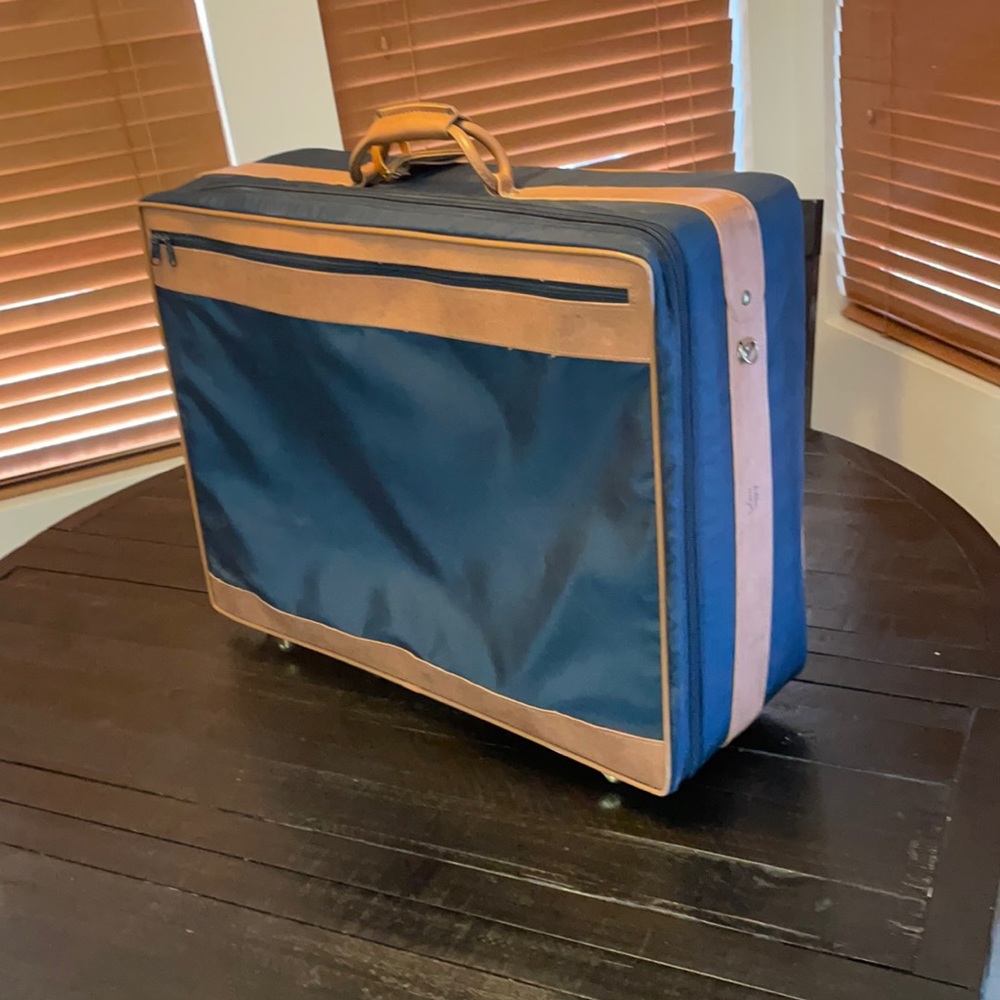 Vintage Hartmann Luggage Suitcase, all original. Collectors item